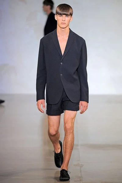 Look 30
